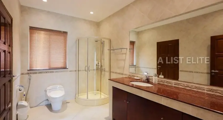 For rent 6 bedrooms house in Jomtien, Pattaya