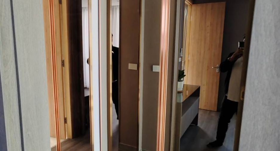 For rent 3 bedrooms condo in Pathum Wan, Bangkok