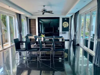 À louer 5 chambres maison à Bang Lamung, Chonburi