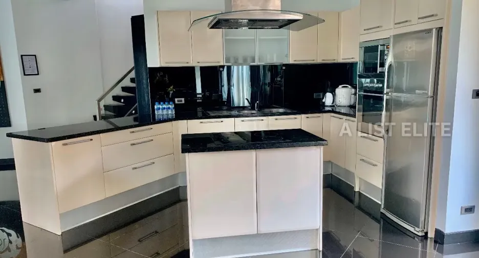 For rent 5 bedrooms house in Bang Lamung, Chonburi