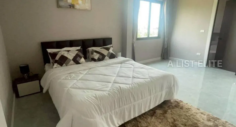 For rent 5 bedrooms house in Bang Lamung, Chonburi