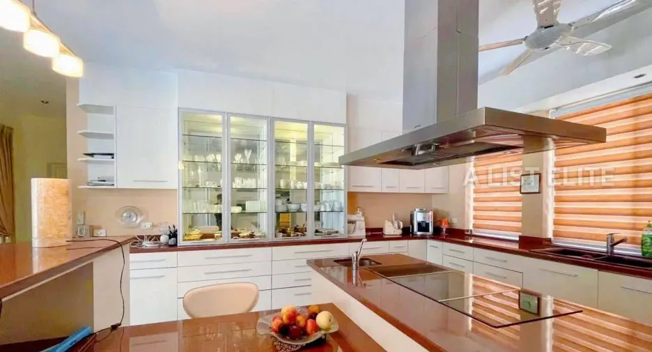 For rent 6 bedrooms house in Bang Lamung, Chonburi