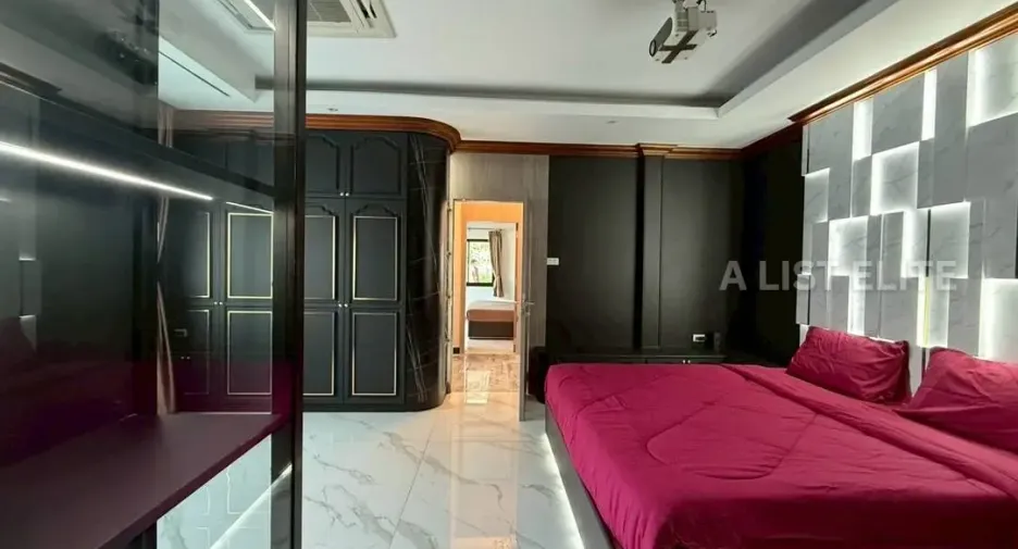 For rent 4 bedrooms house in Bang Lamung, Chonburi