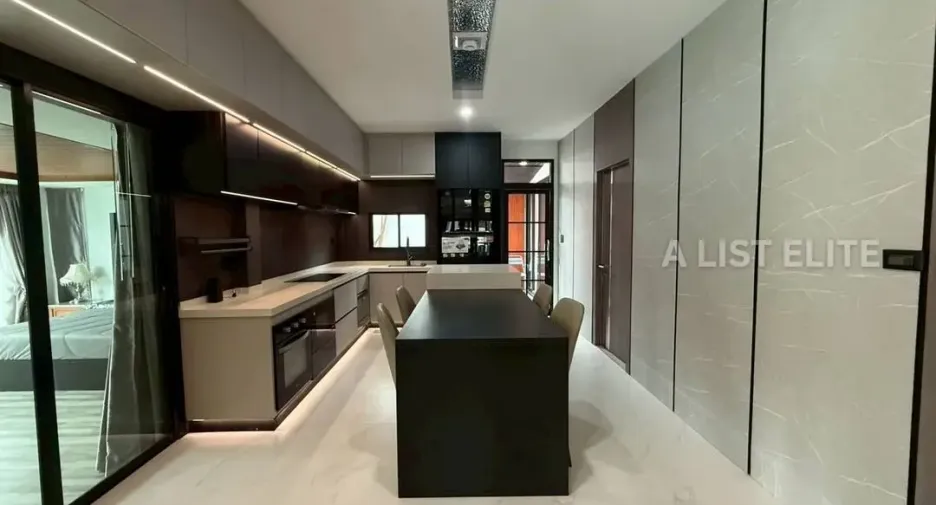 For rent 4 bedrooms house in Bang Lamung, Chonburi