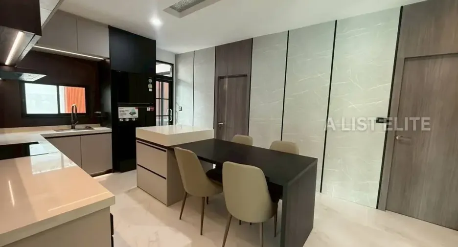 For rent 4 bedrooms house in Bang Lamung, Chonburi