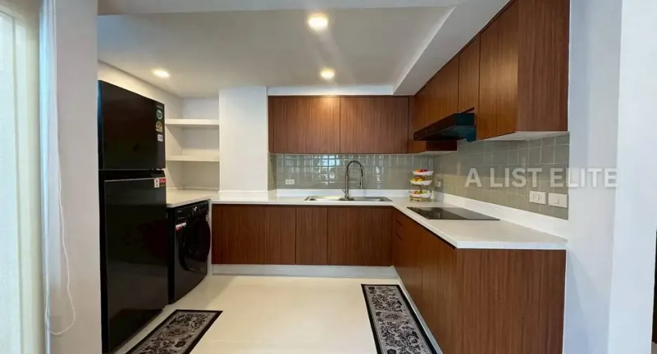 For rent 5 bedrooms house in Bang Lamung, Chonburi