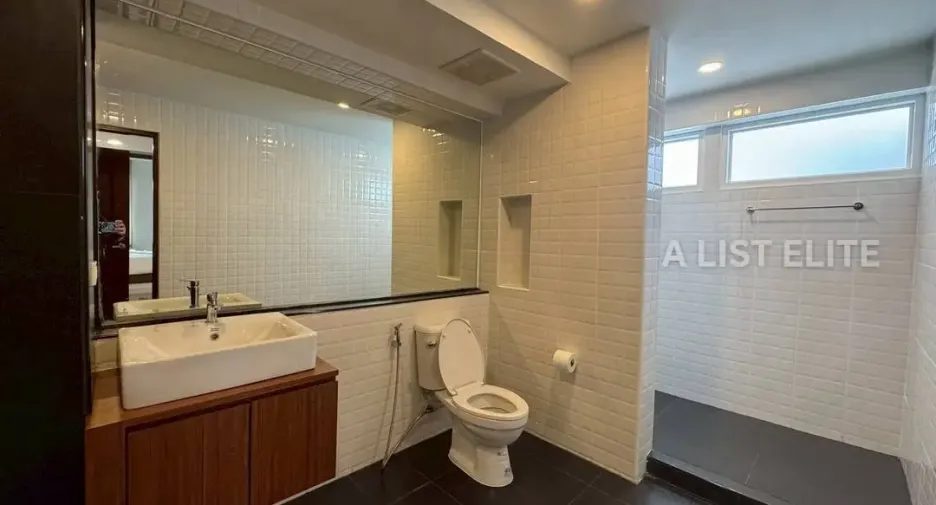 For rent 5 bedrooms house in Bang Lamung, Chonburi