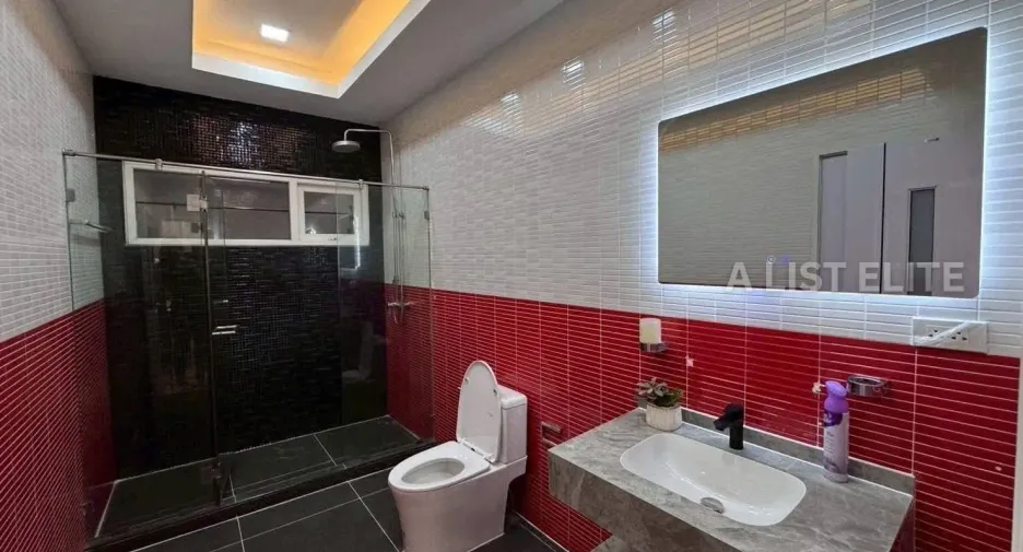 For rent 5 bedrooms house in Bang Lamung, Chonburi
