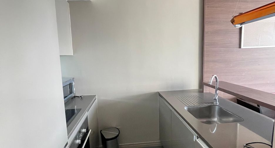 Condo en alquiler de 1 habitaciones en Sathon, Bangkok