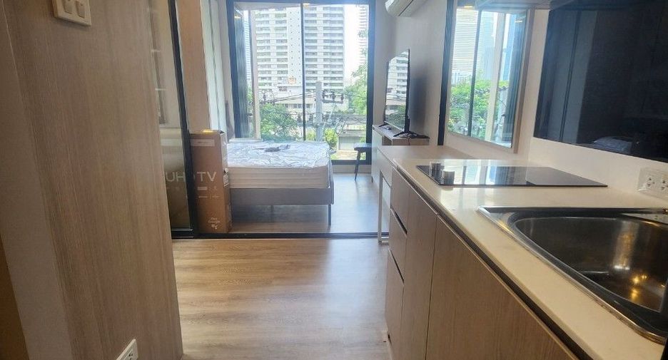 For rent 1 bed condo in Yan Nawa, Bangkok