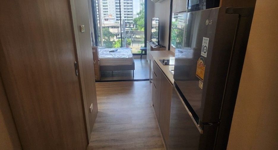 For rent 1 bed condo in Yan Nawa, Bangkok