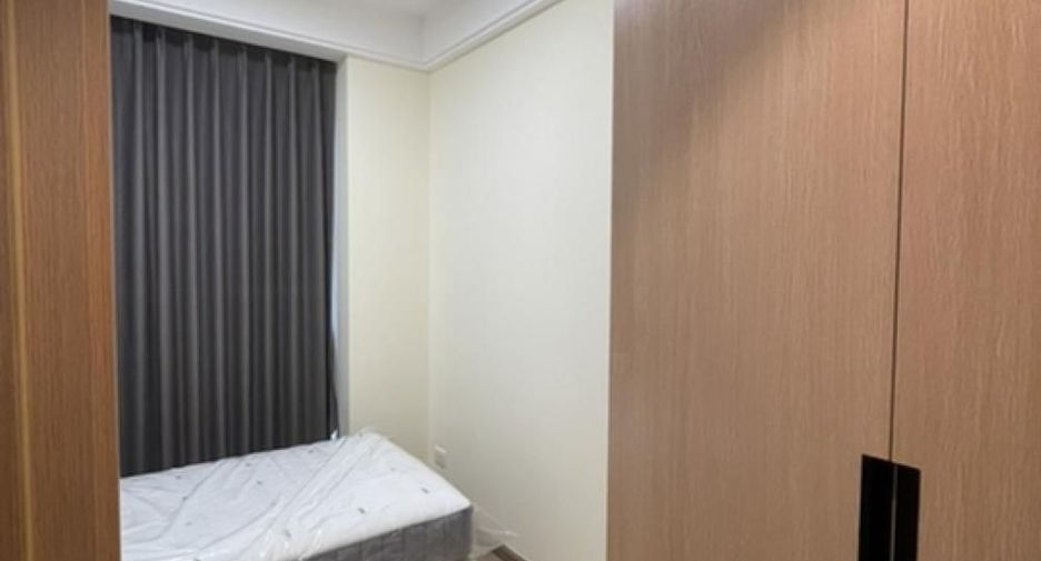 For rent 2 bedrooms condo in Yan Nawa, Bangkok