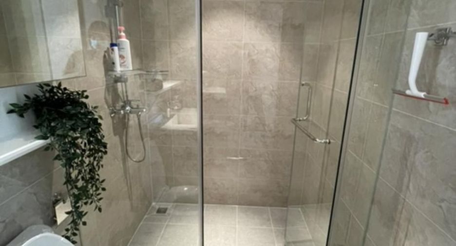 For rent 2 bedrooms condo in Yan Nawa, Bangkok