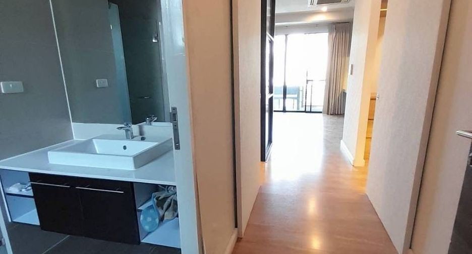 For rent 3 bedrooms townhouse in Khlong Toei, Bangkok