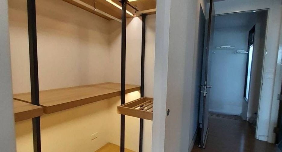 For rent 3 bedrooms townhouse in Khlong Toei, Bangkok