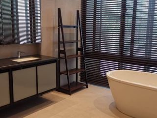 Haus zur Miete mit 4 Zimmer in Watthana, Bangkok