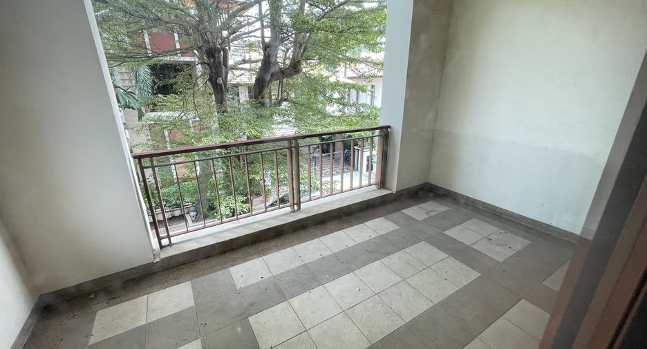 Casa en alquiler de 4 habitaciones en Watthana, Bangkok