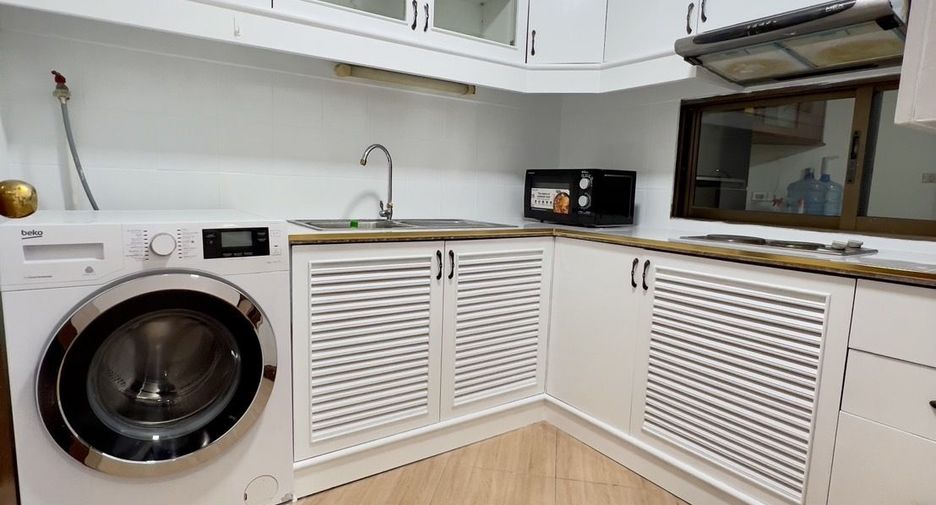 Condo en alquiler de 3 habitaciones en Watthana, Bangkok