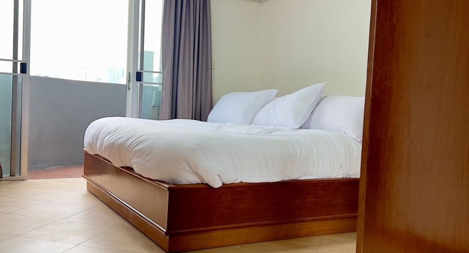 Condo en alquiler de 3 habitaciones en Watthana, Bangkok