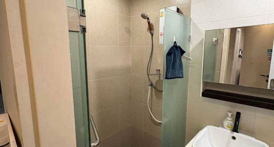 For rent 2 bedrooms condo in Phra Khanong, Bangkok