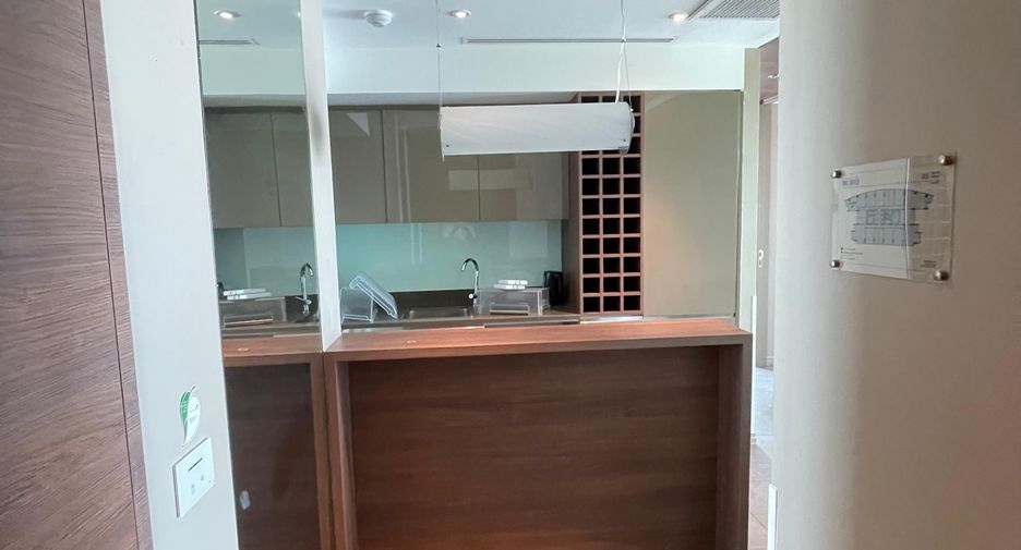 For rent 2 ベッドルーム condo in Sathon, Bangkok