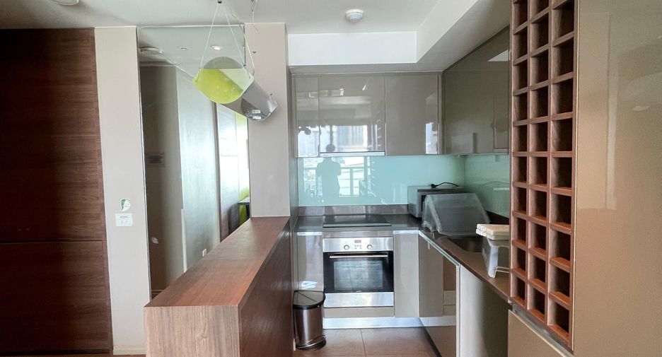 For rent 2 ベッドルーム condo in Sathon, Bangkok