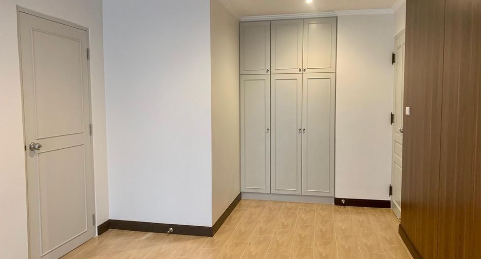 ให้เช่า 3 ห้องนอน คอนโด ใน คลองเตย, กรุงเทพฯ