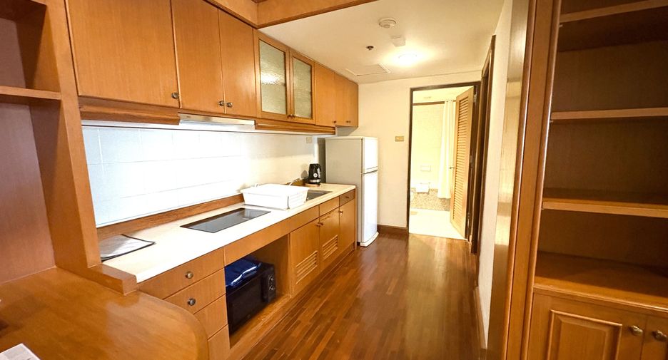 For rent 1 bed apartment in Pathum Wan, Bangkok