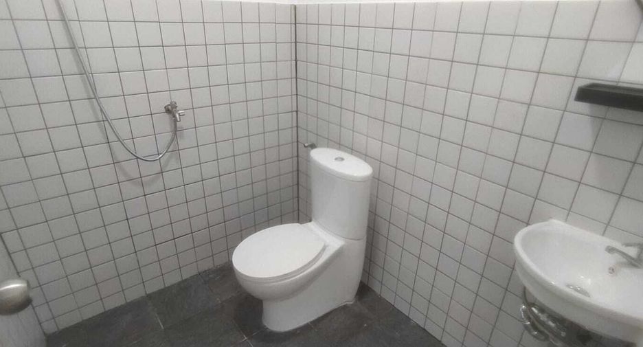 For rent 1 bed retail Space in Bang Kapi, Bangkok