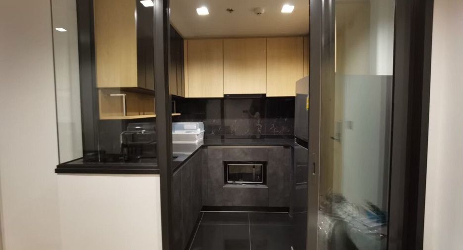 For rent 3 bedrooms condo in Chatuchak, Bangkok