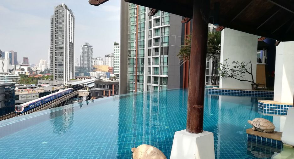 Condo en alquiler de 2 habitaciones en Khlong Toei, Bangkok