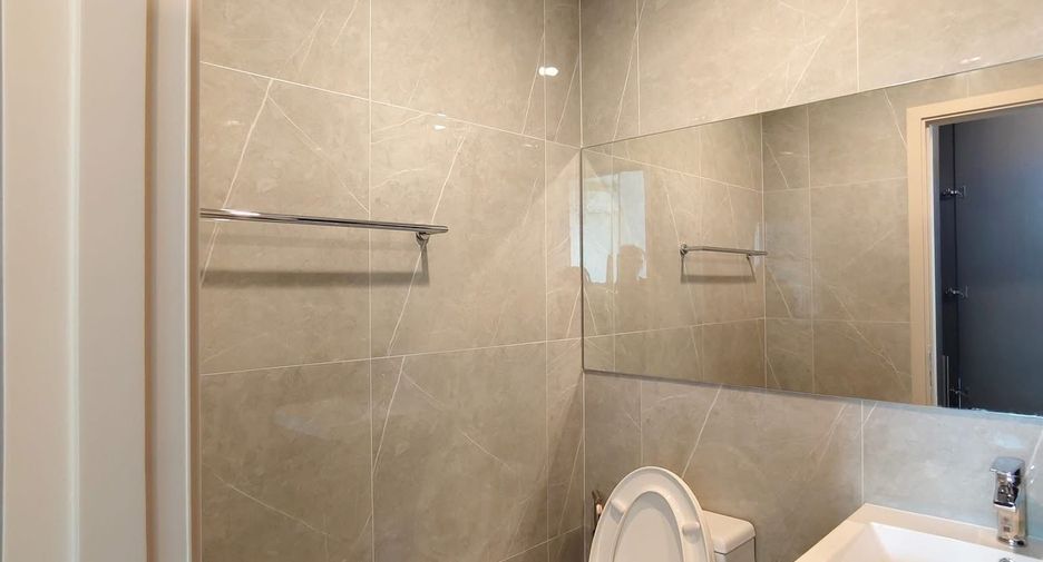 For rent 1 bed condo in Huai Khwang, Bangkok