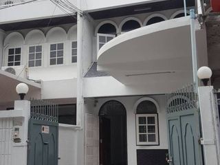 Reihenhaus zur Miete mit 4 Zimmer in Din Daeng, Bangkok