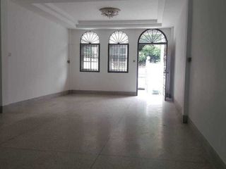 Reihenhaus zur Miete mit 4 Zimmer in Din Daeng, Bangkok