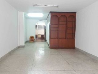Reihenhaus zur Miete mit 4 Zimmer in Din Daeng, Bangkok