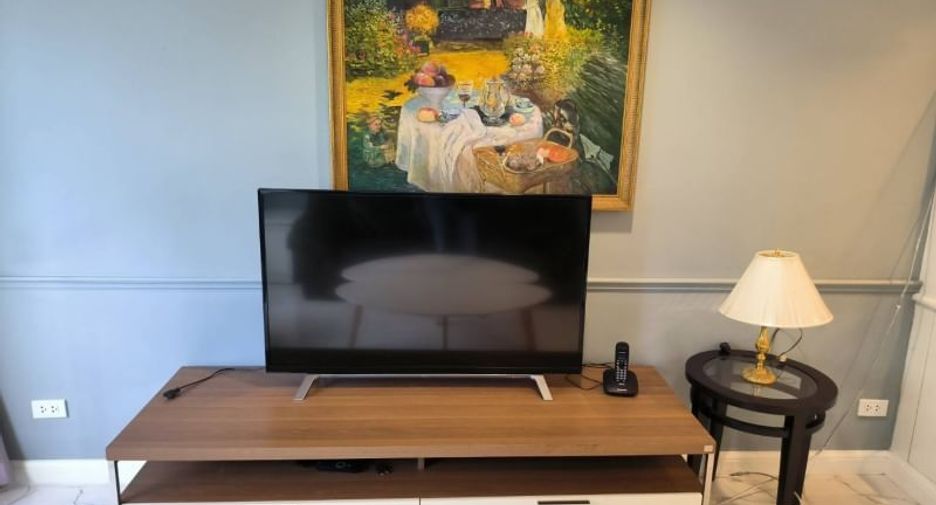 For rent 3 bedrooms condo in Khlong Toei, Bangkok
