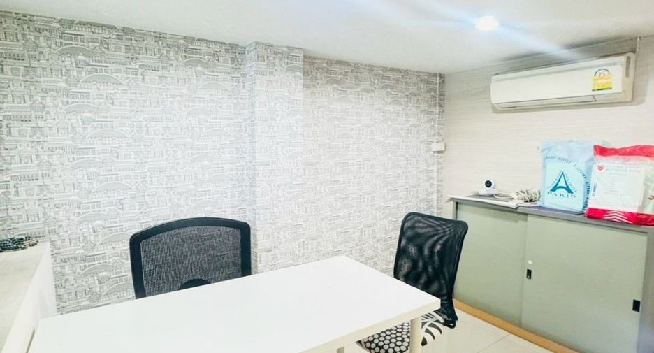 For rent 3 bedrooms retail Space in Bang Na, Bangkok