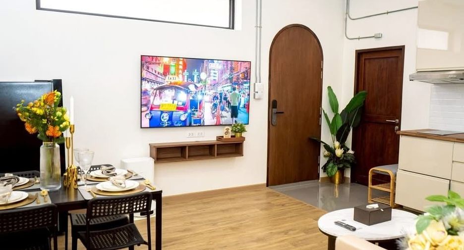 Reihenhaus zur Miete mit 2 Zimmer in Pom Prap Sattru Phai, Bangkok