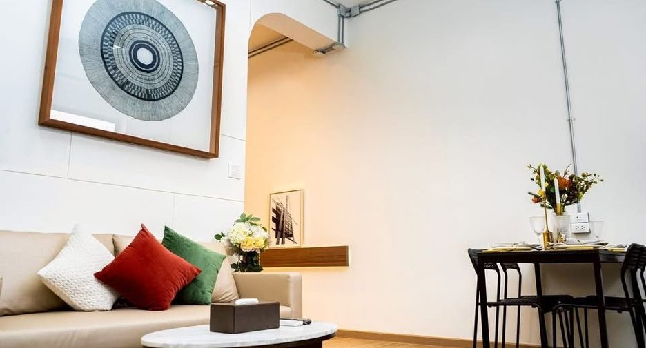 Reihenhaus zur Miete mit 2 Zimmer in Pom Prap Sattru Phai, Bangkok