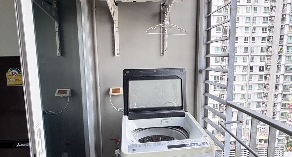 For rent 2 bedrooms condo in Thon Buri, Bangkok