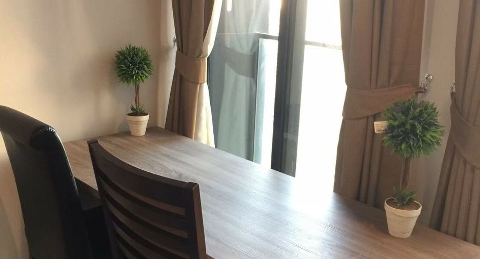 Condo en alquiler de 2 habitaciones en Pathum Wan, Bangkok