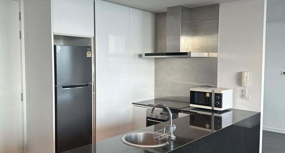 For rent 2 bedrooms condo in Yan Nawa, Bangkok