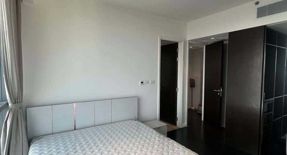 For rent 2 bedrooms condo in Yan Nawa, Bangkok