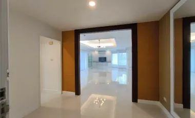 For rent 4 bedrooms condo in Pathum Wan, Bangkok
