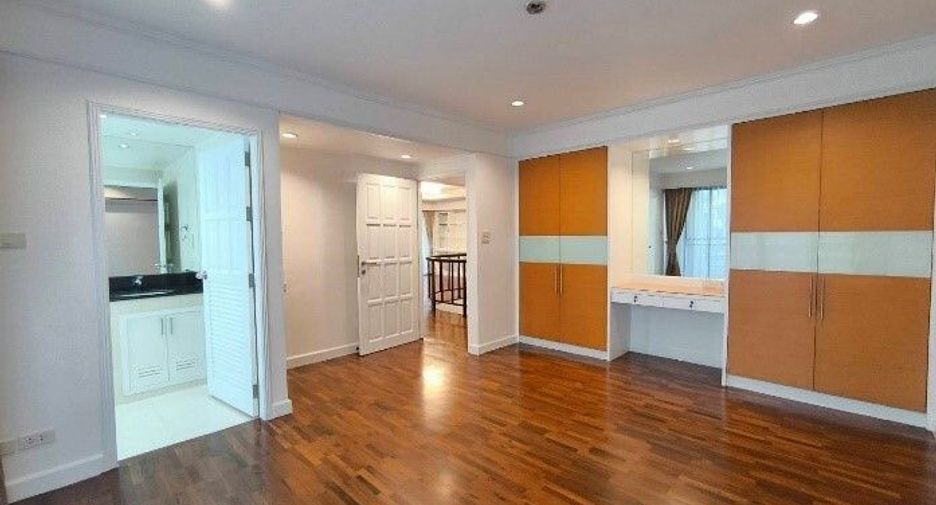 For rent 4 bedrooms condo in Pathum Wan, Bangkok