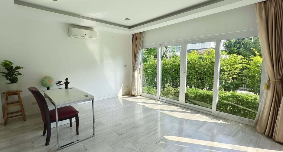 For rent 5 bedrooms house in Bang Kapi, Bangkok
