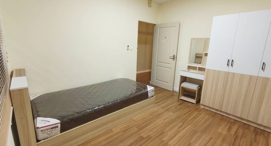 For rent 5 bedrooms house in Bang Kapi, Bangkok
