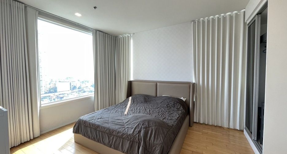 For rent 2 bedrooms condo in Sathon, Bangkok