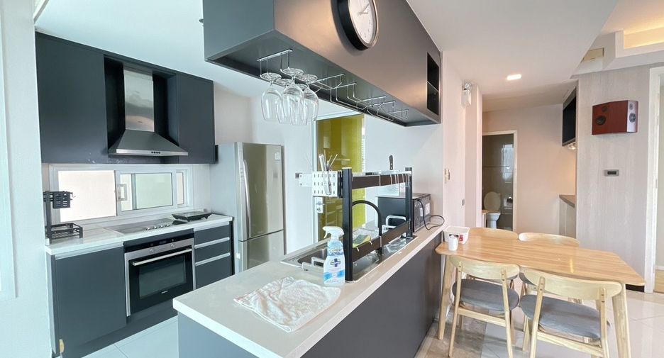 For rent 2 bedrooms condo in Sathon, Bangkok