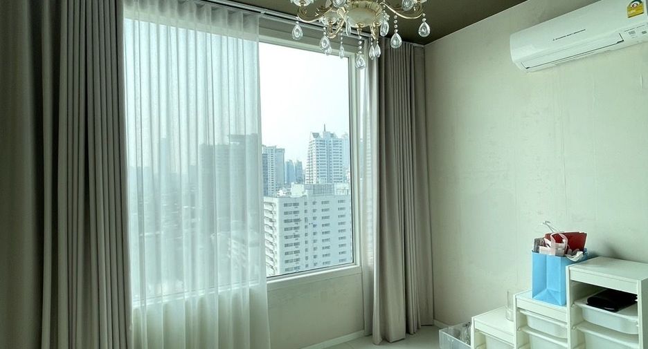 For rent 2 bedrooms condo in Sathon, Bangkok